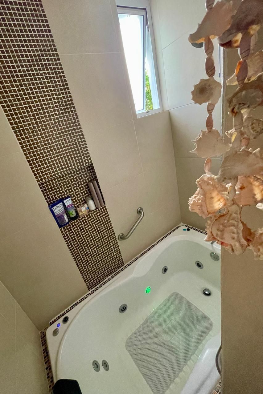 Jacuzzi de la habitación principal, photo 9 of 40