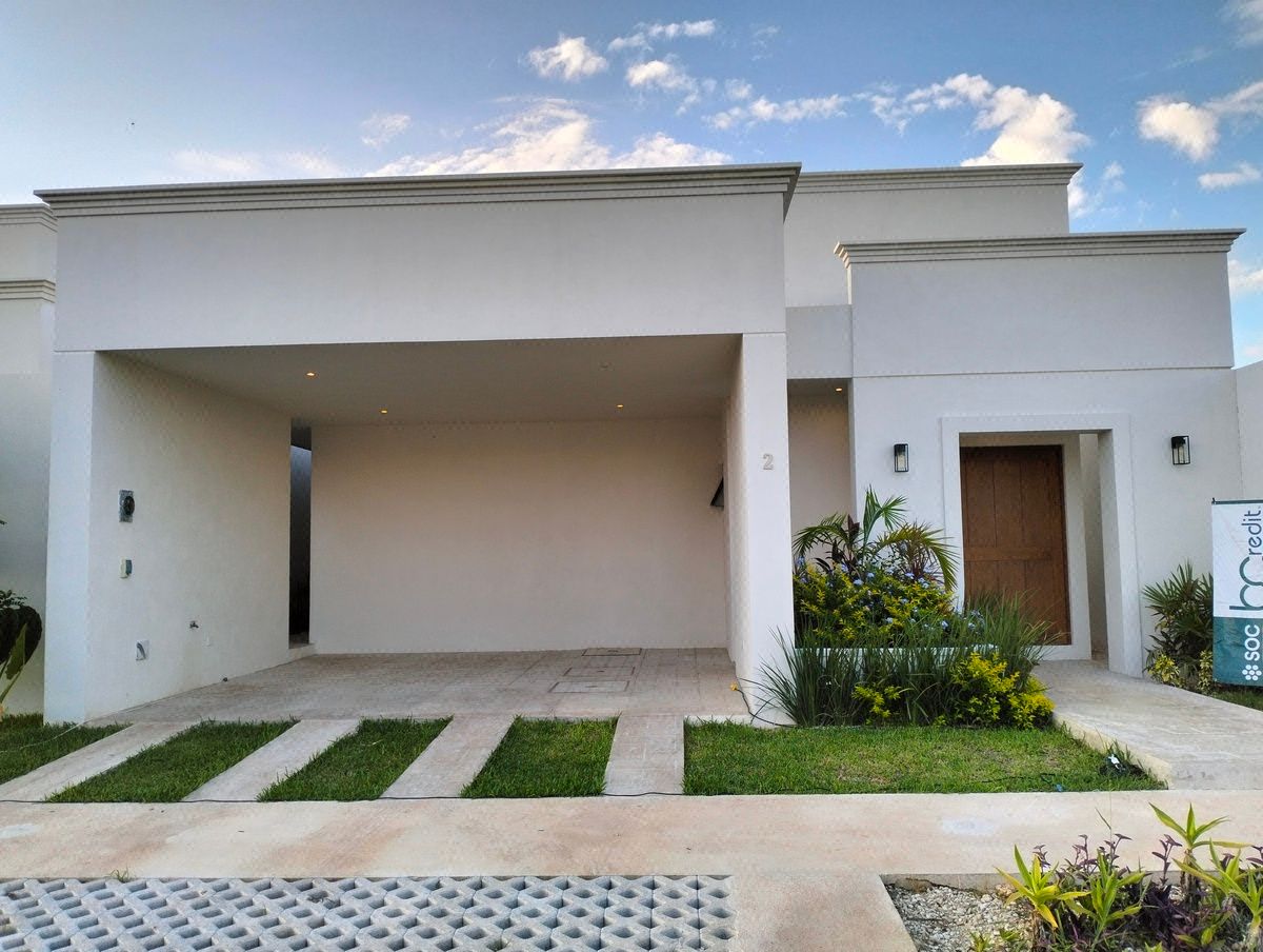 Residencias de 1 planta con alberca, en privada Ukum al norte de Merida, Yucatan