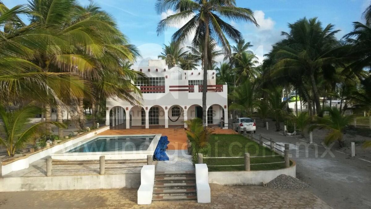 1 de 7: Fachada Frontal