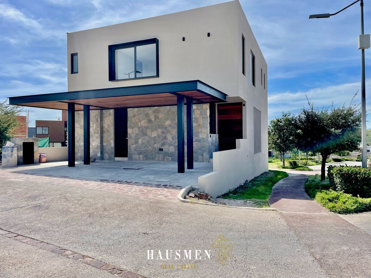 House in Gated Community in Altozano el Nuevo Querétaro, Querétaro, photo 2 of 27