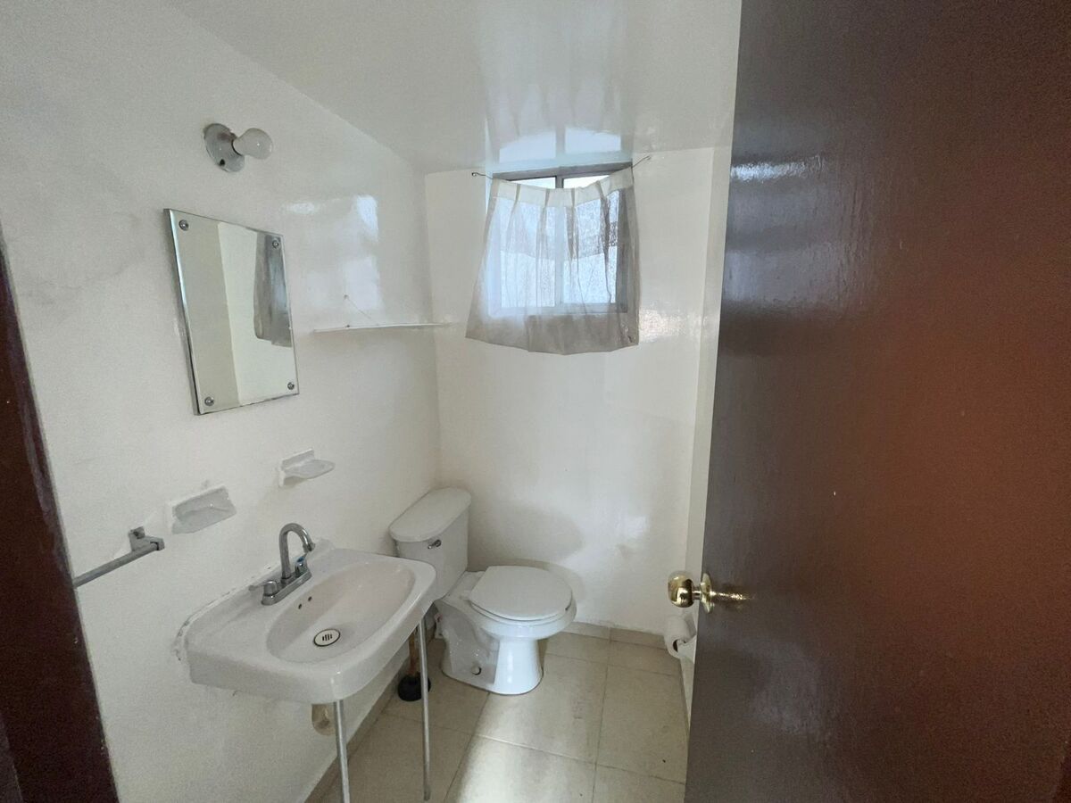 1/2 Baño