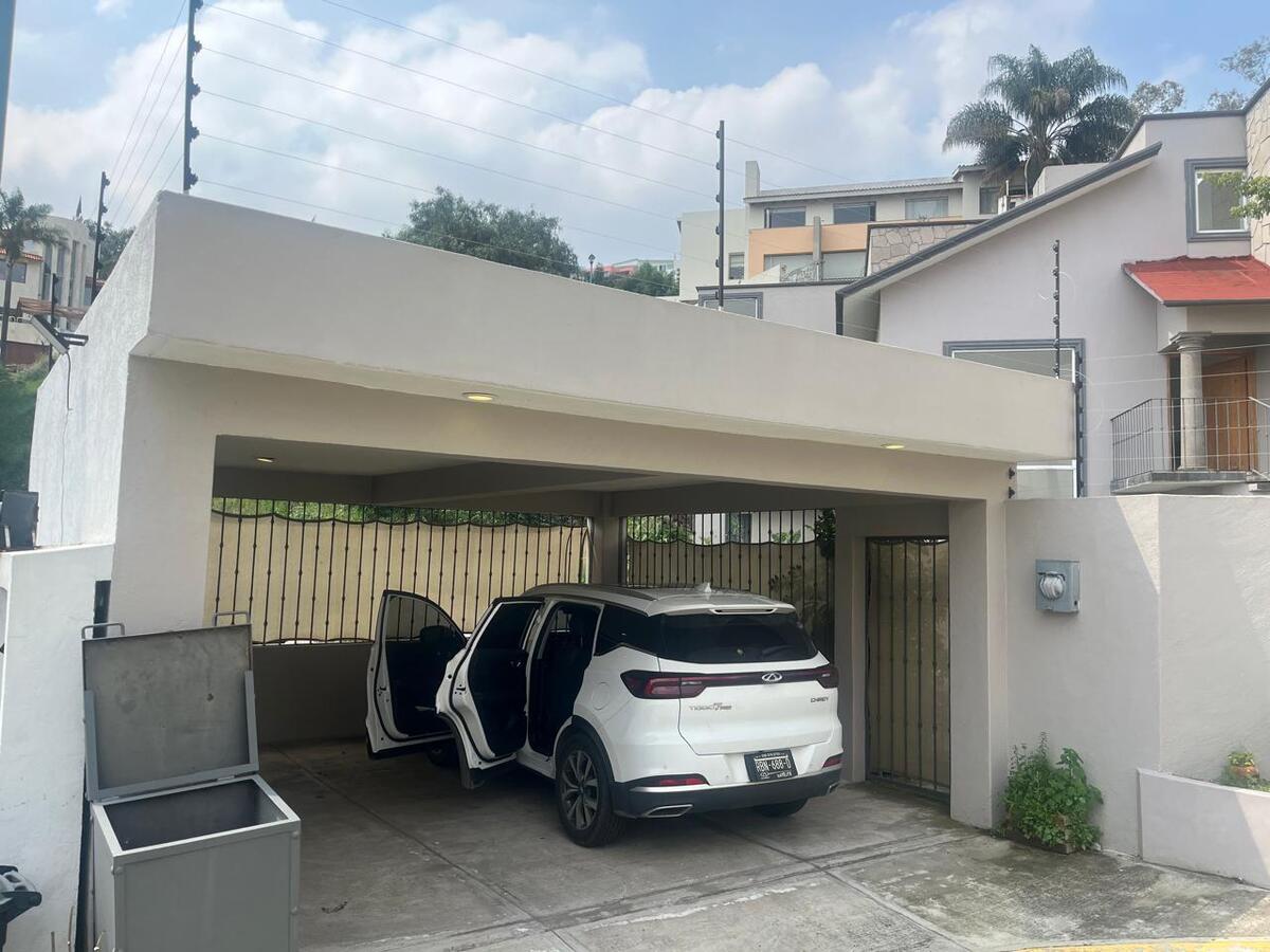 1 of 3: Garage para visitas