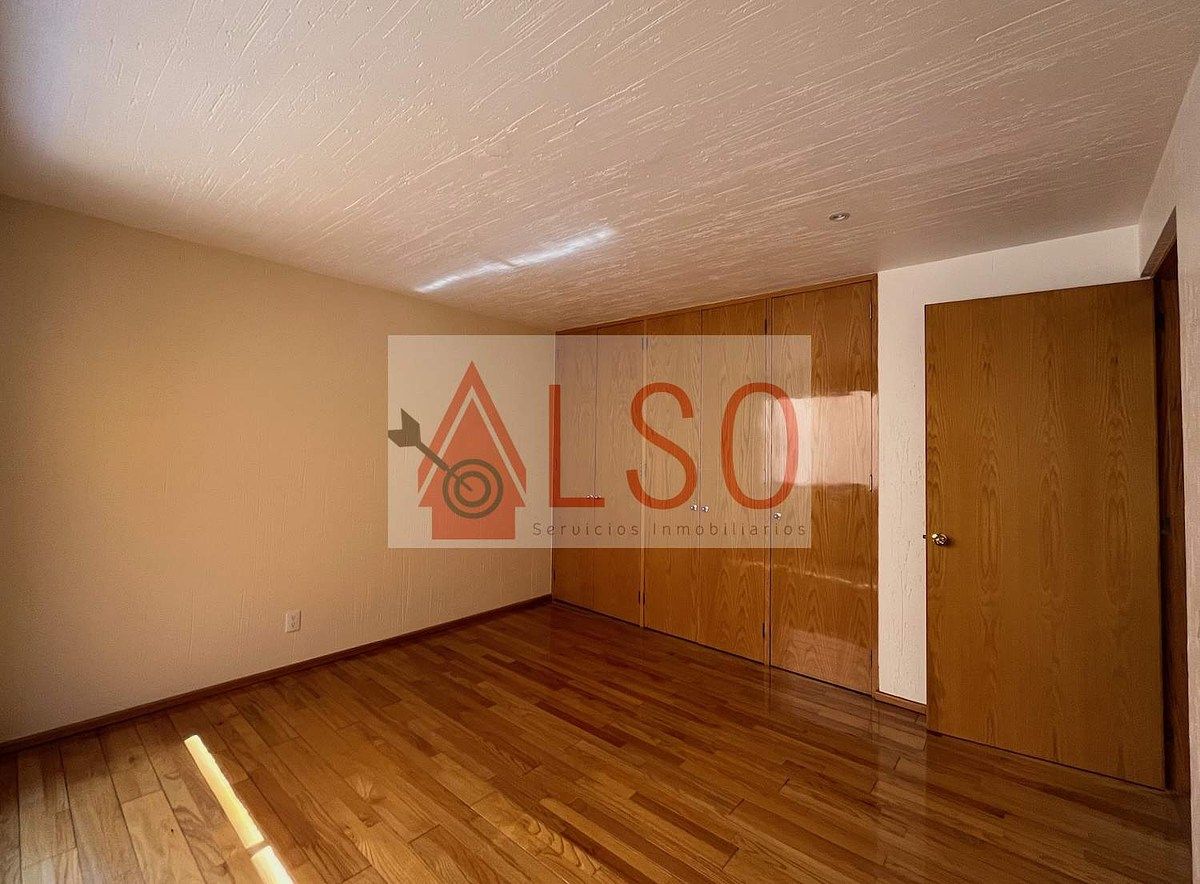 10 of 32: Recamara 2