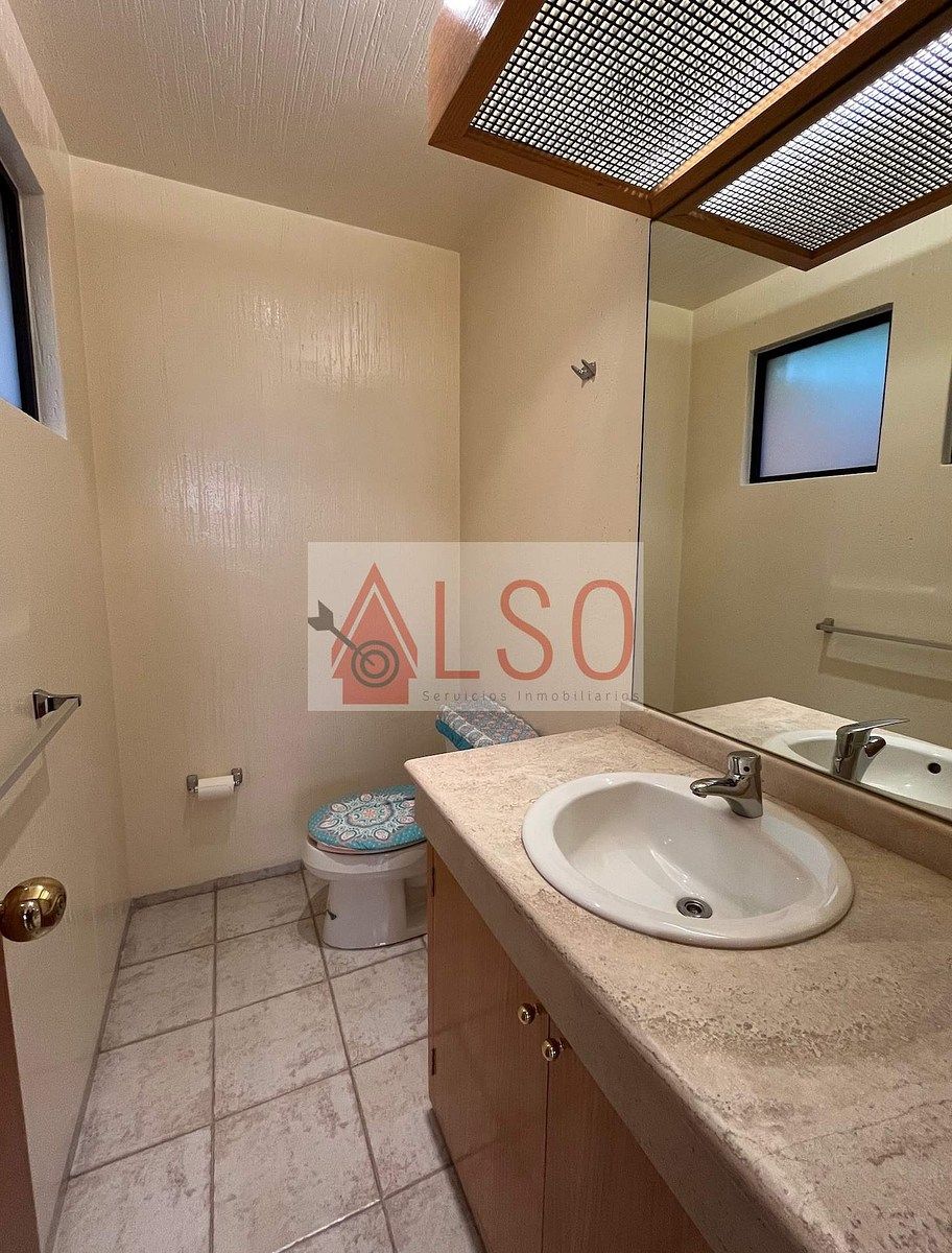 12 of 32: Baño recamara 1 y 2