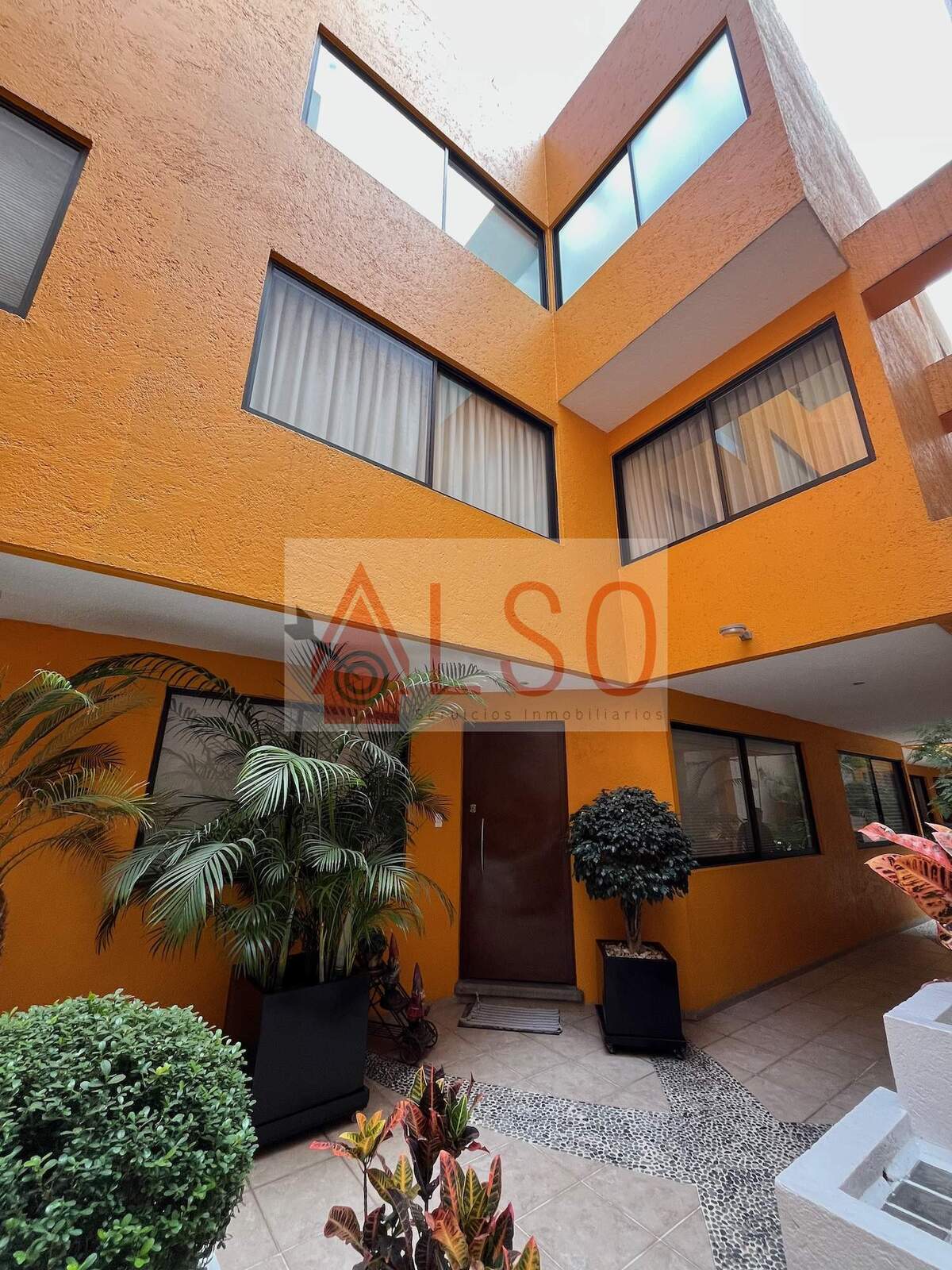 1 de 24: Fachada casa