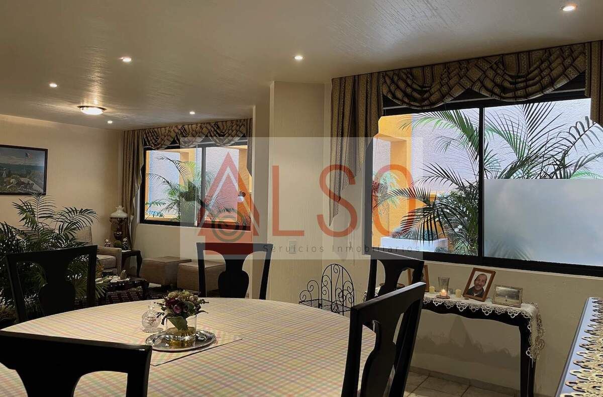 4 de 24: Estancia vista a acceso y sala