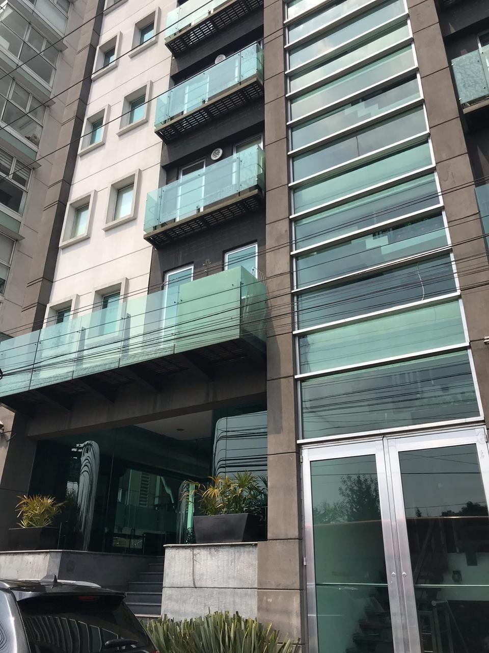 15 of 21: Fachada edificio