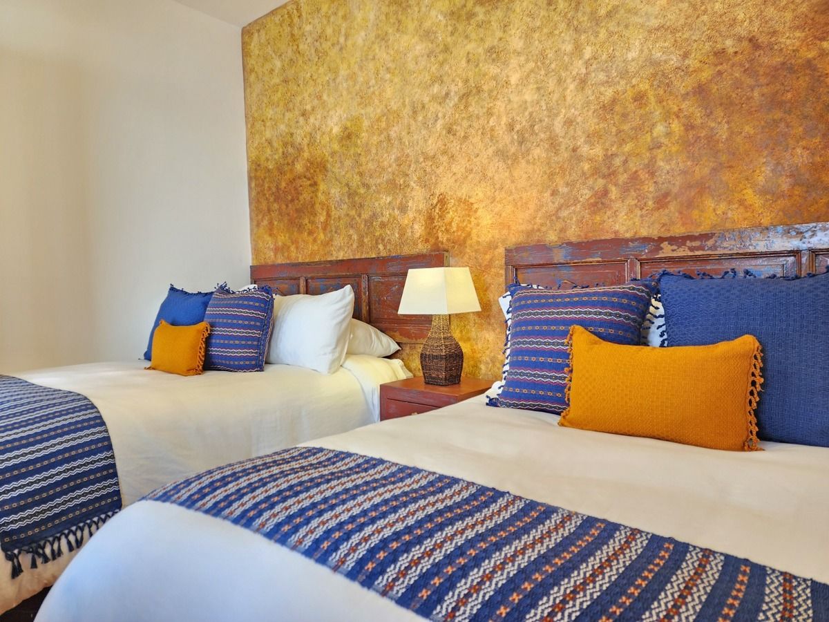 13 de 23: Dorm 1 con 2 camas + Baño Privado