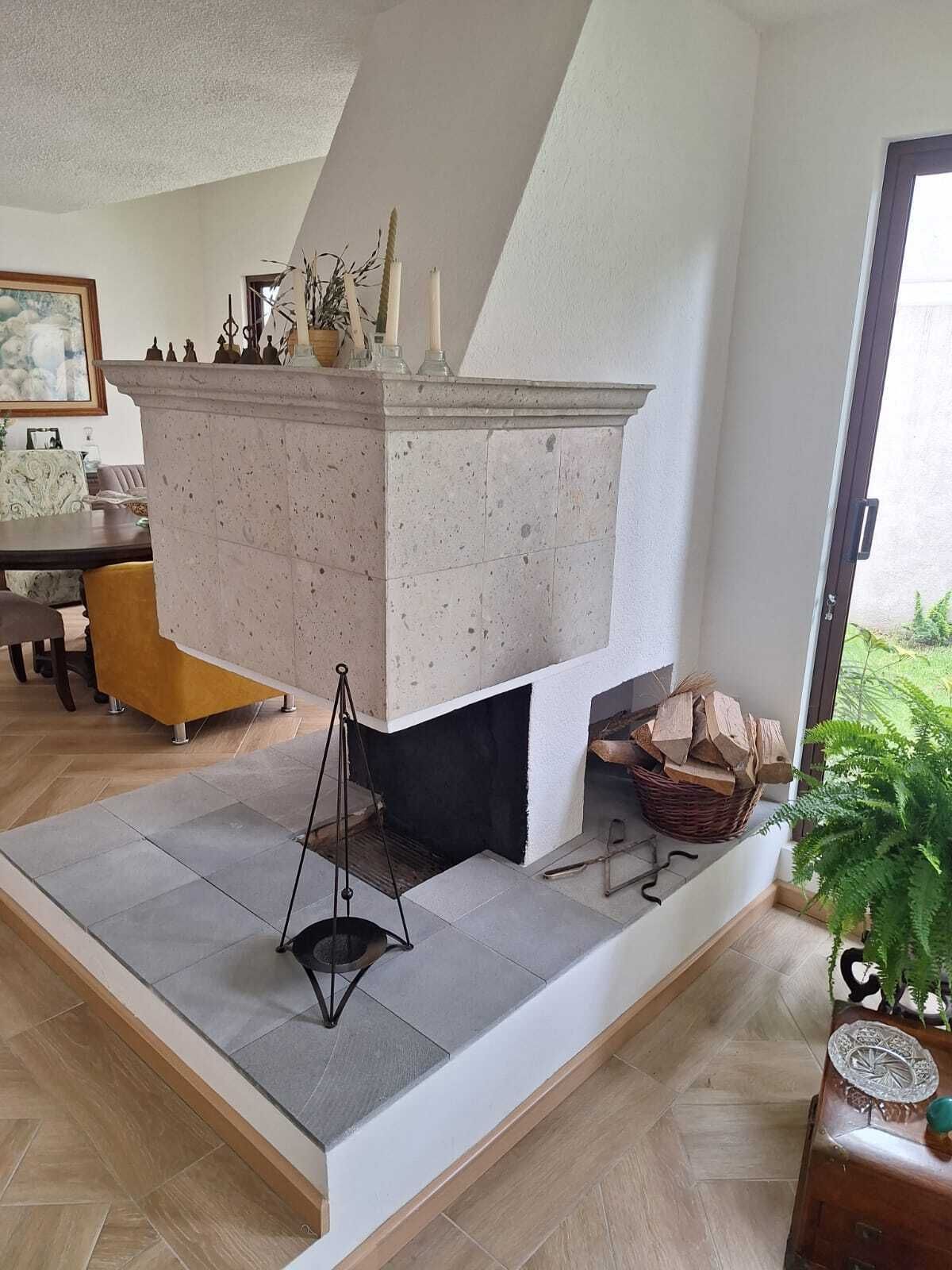 2 of 42: Chimenea
