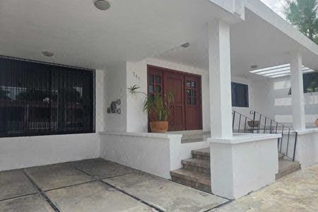 Casa en renta en la  Col. Alemana solo dos calles del parque