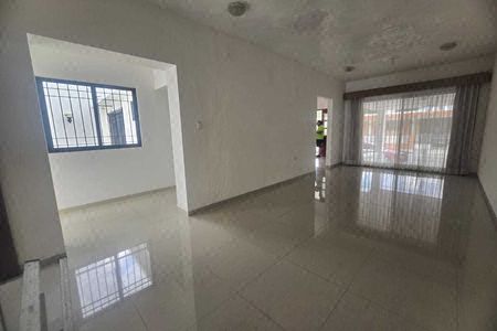 Casa en renta en la  Col. Alemana solo dos calles del parque