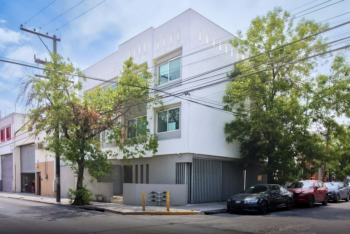 https://assets.easybroker.com/property_images/4782045/80999228/EB-RJ2045.jpg?version=1728408552