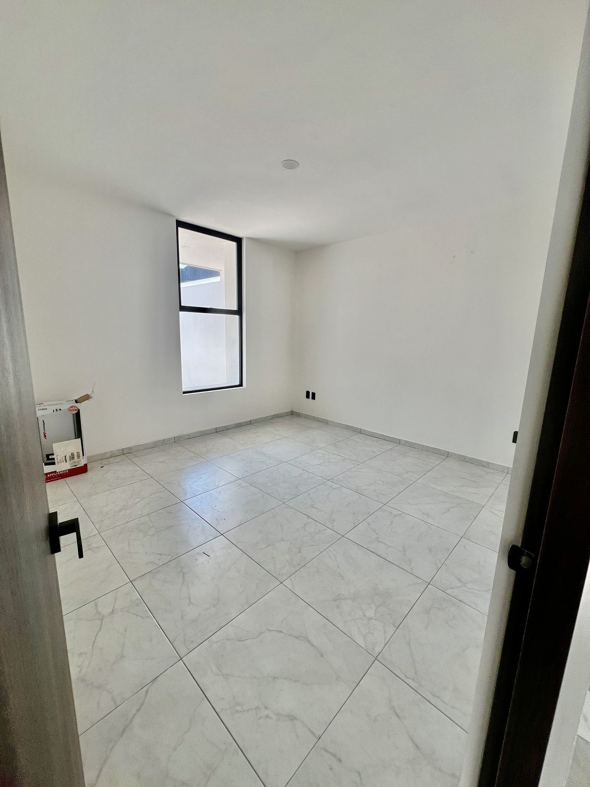 20 de 37: Habitación planta baja con baño completo