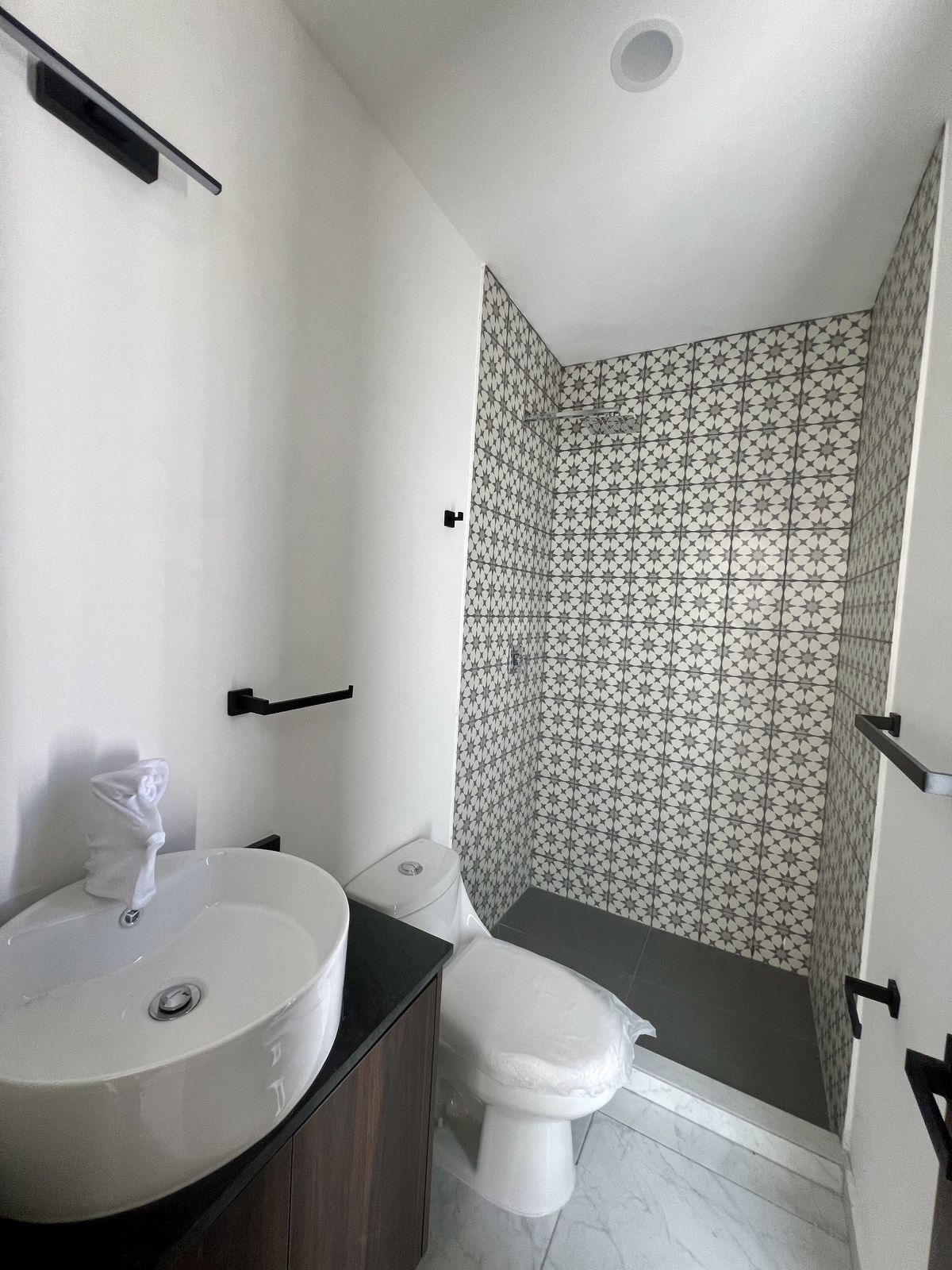 35 de 37: Baño Roff