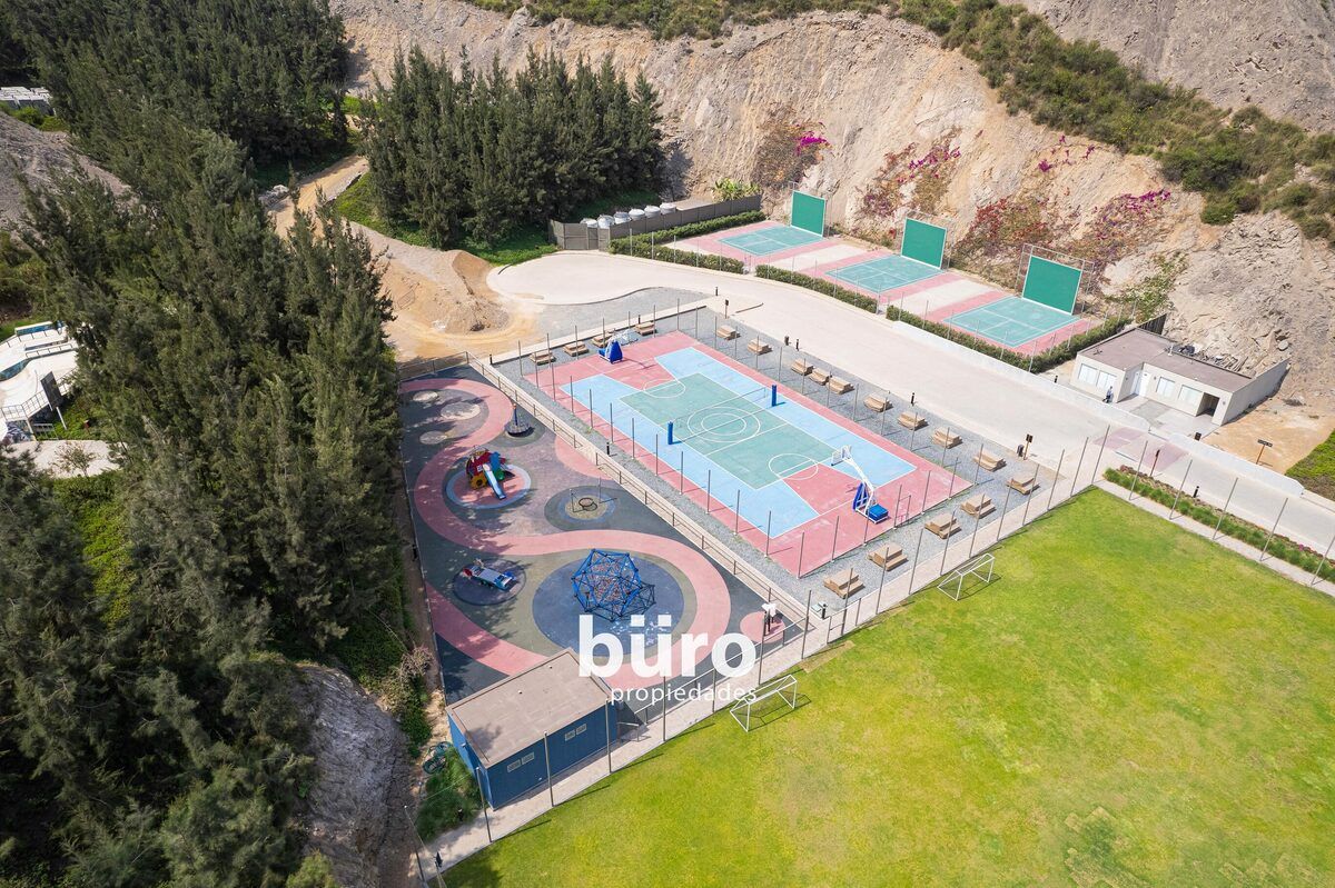 28 de 35: Canchas deportivos, área común