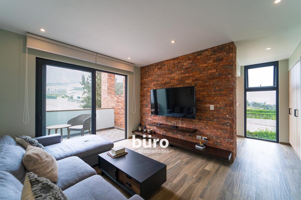 13 de 35: Sala estar en el 2do piso