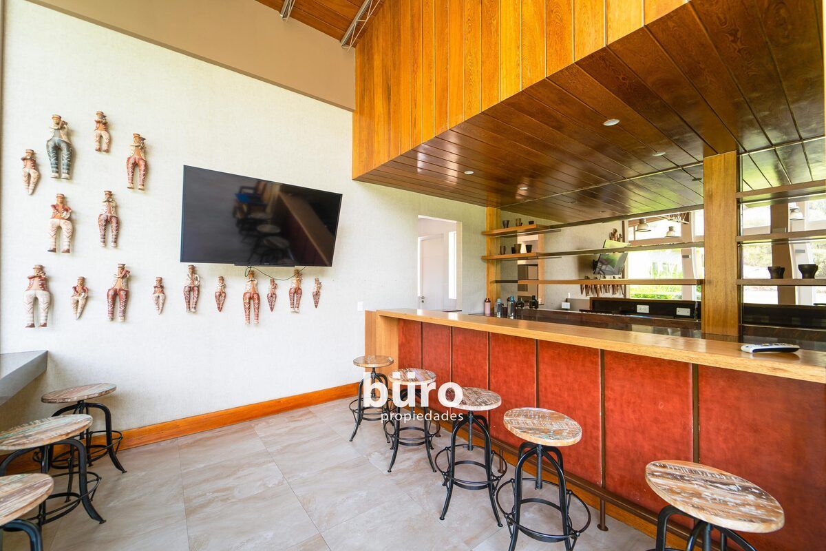 26 de 35: Bar en el Club House