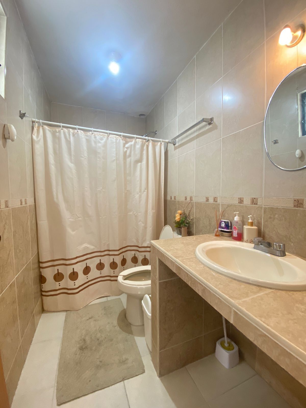 10 de 21: Baño completo en planta baja