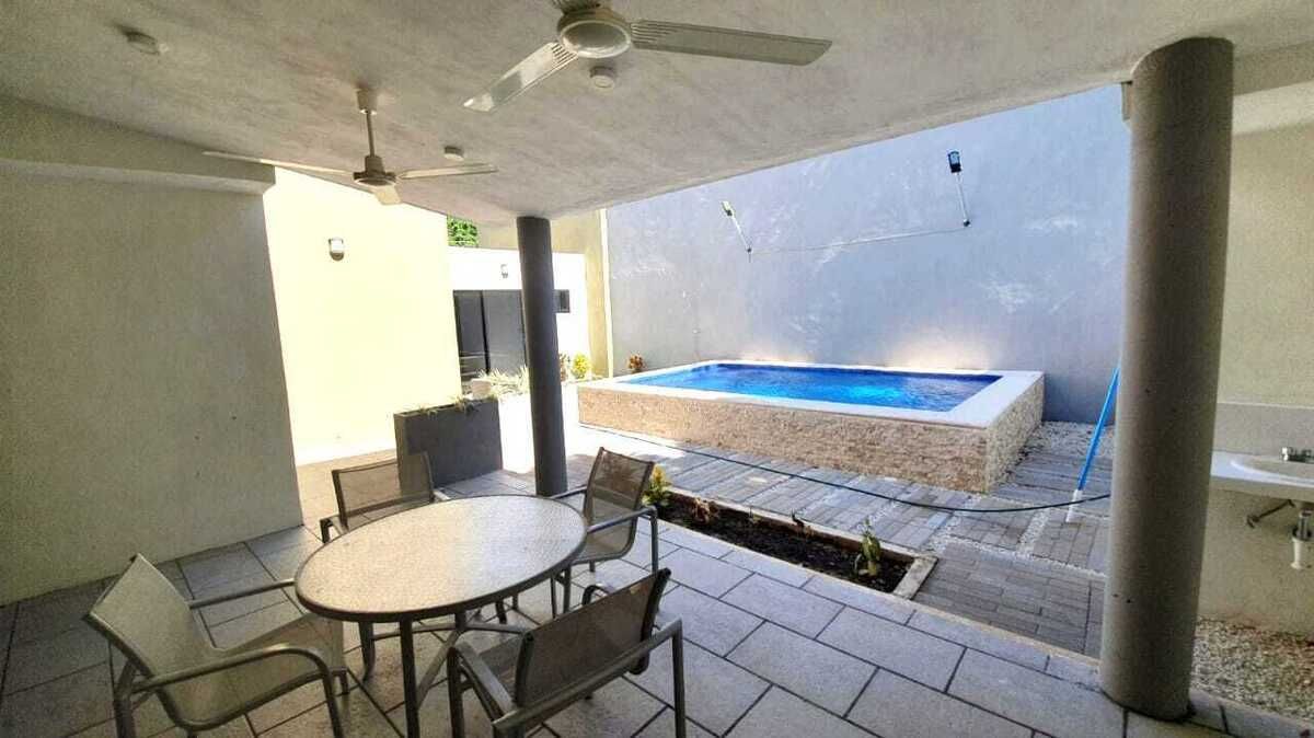 8 de 11: AREA SOCIAL Y PISCINA