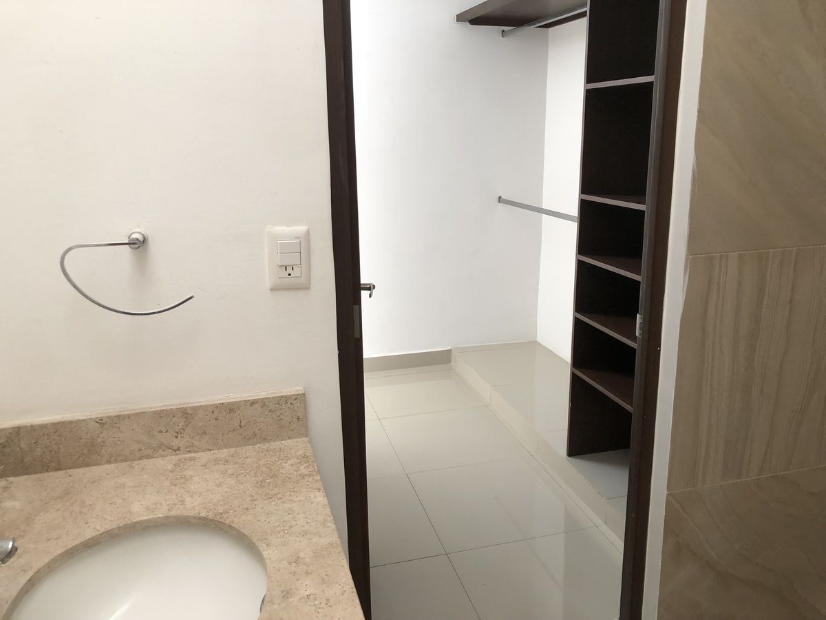 9 de 21: Baño 2