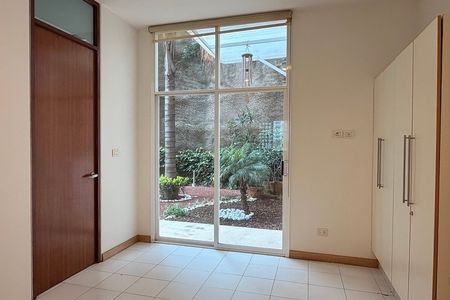 Garden house with private garden and terrace in Lomas del Río subdivision