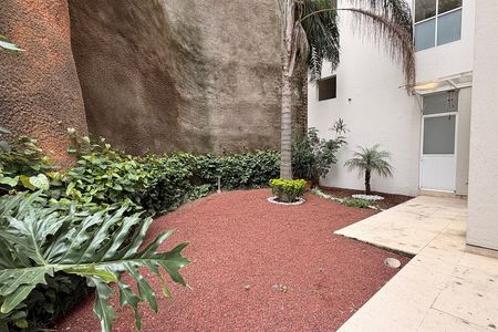 Garden house with private garden and terrace in Lomas del Río subdivision