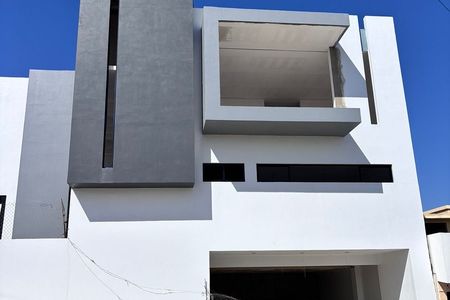 Beautiful house for PRE-SALE with three levels in Lomas de Valle Verde, Ensenada, B.C.