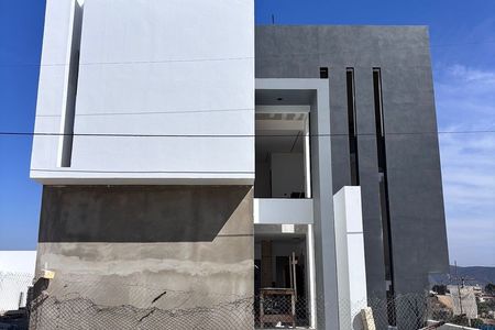 Beautiful house for PRE-SALE with three levels in Lomas de Valle Verde, Ensenada, B.C.