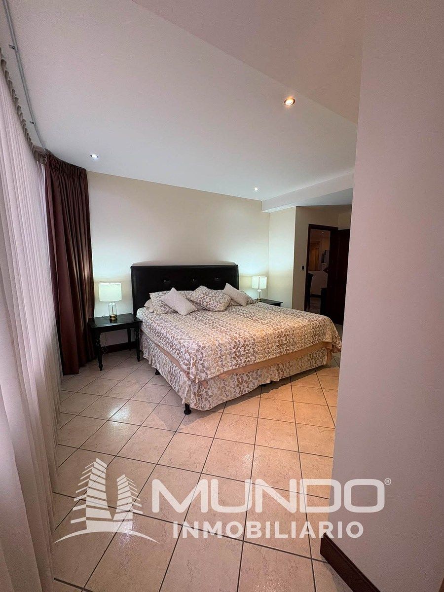 Apartamento en Zona 10, Guatemala, foto 3 de 11