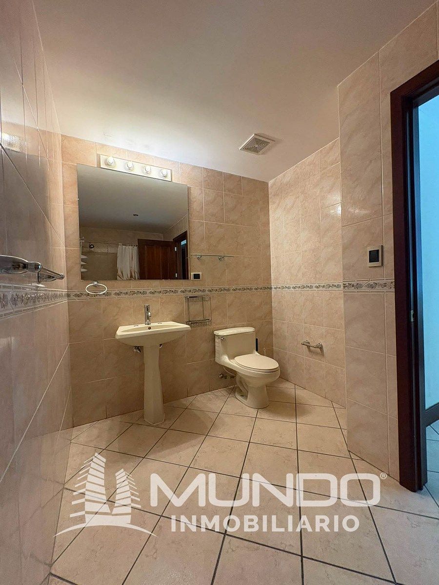 Apartamento en Zona 10, Guatemala, foto 4 de 11