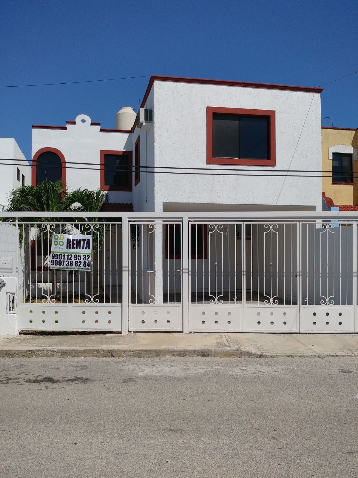 Rento casa con piscina, col. Montecarlo, Mérida Yuc