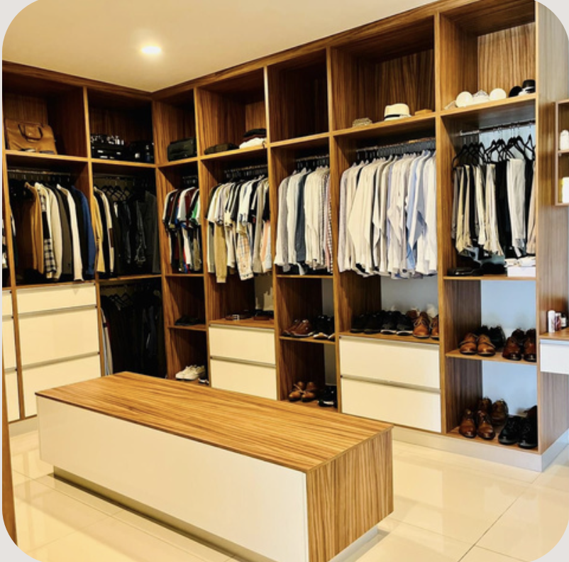 Walking Closet