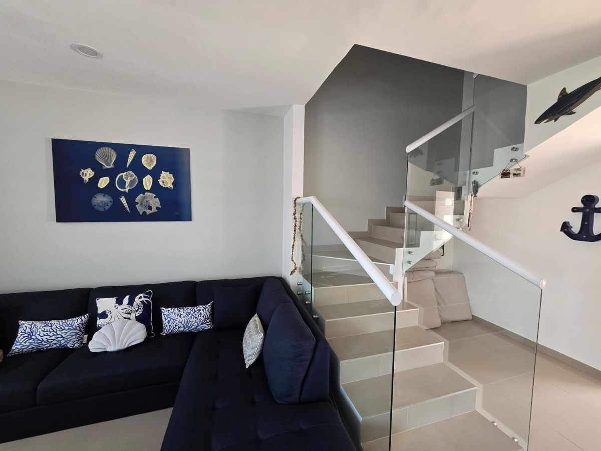 19 de 23: Escalera y sals