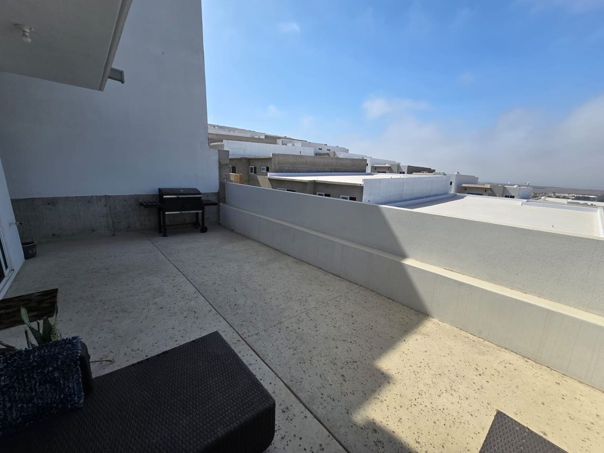 22 de 23: Terraza con vista al mar