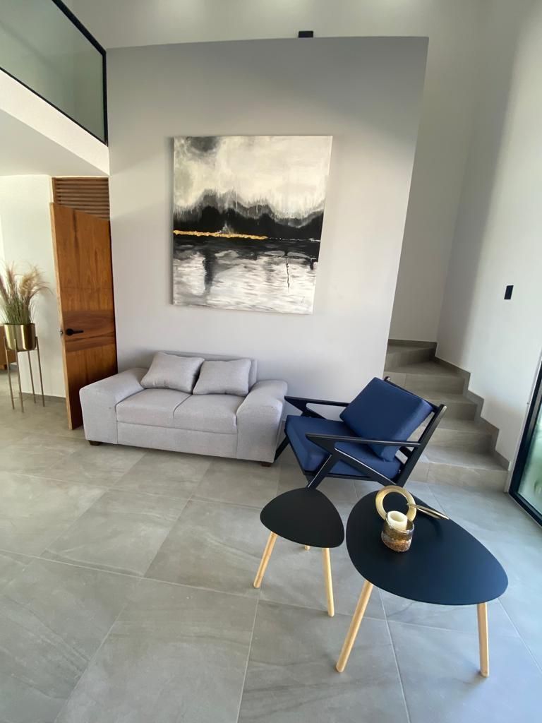 3 of 12: Sala