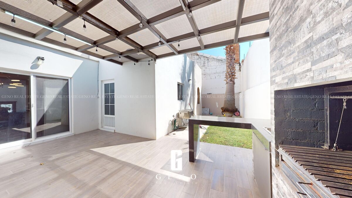 15 de 28: Terraza con asador