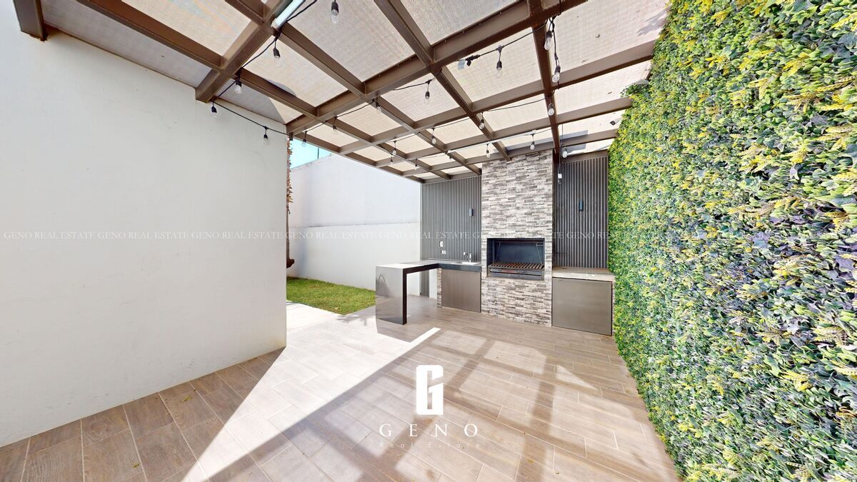 16 de 28: Terraza equipada