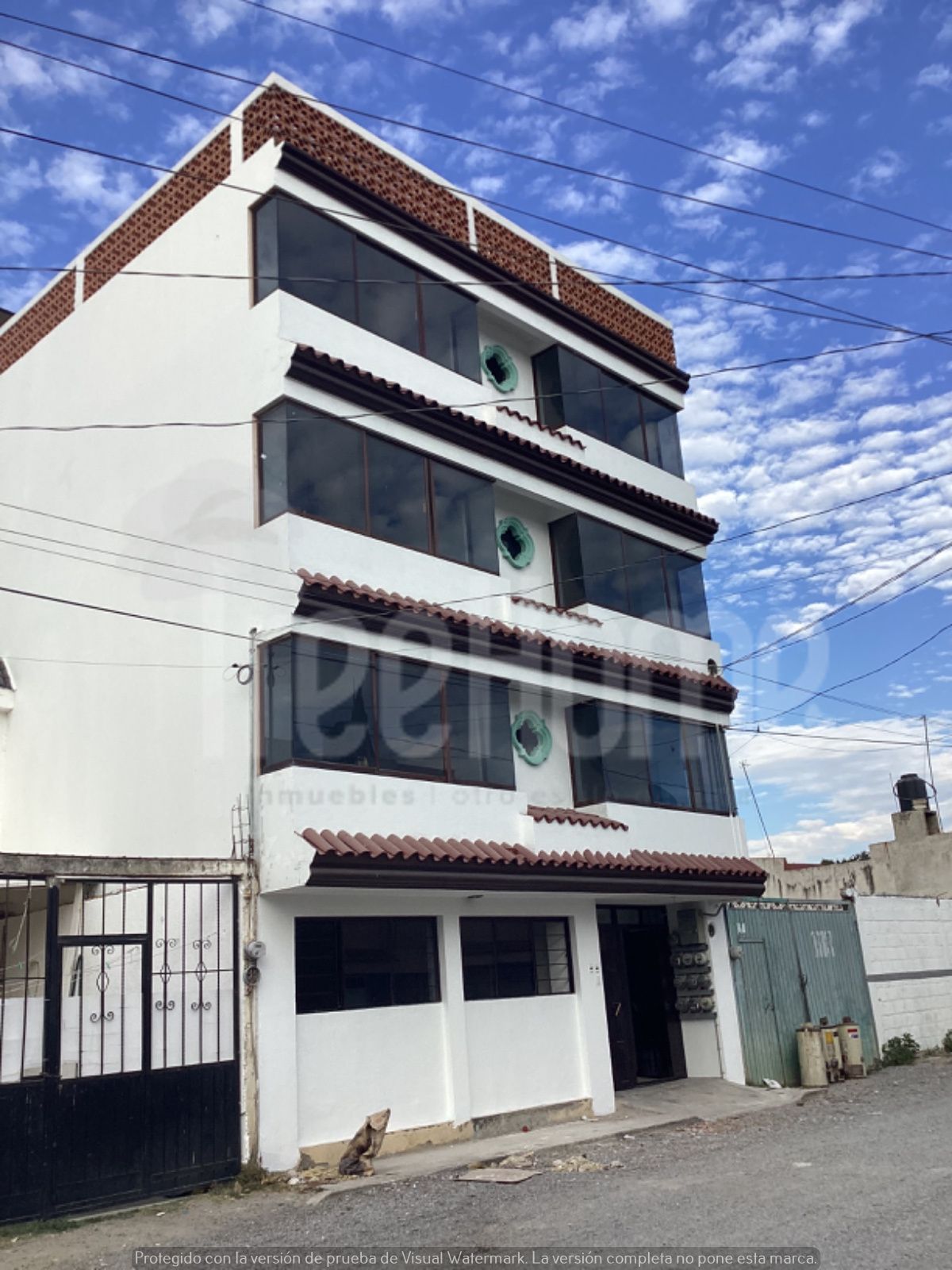 1 de 16: FACHADA