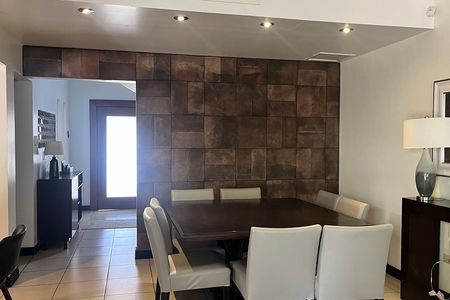 Casa en zona Valles con cuarto de servicio