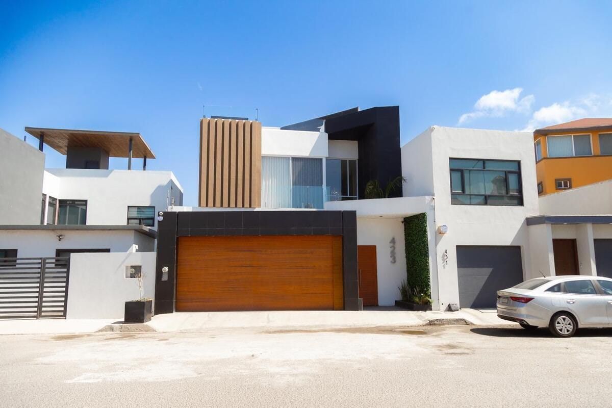 Casa en Venta en Loma Dorada, Frente al Mar, Ensenada,b.c.