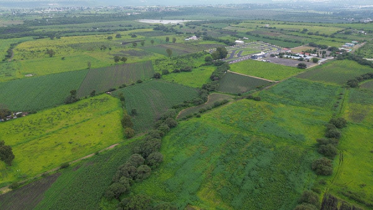 Land for investment near Metropolitan Boulevard