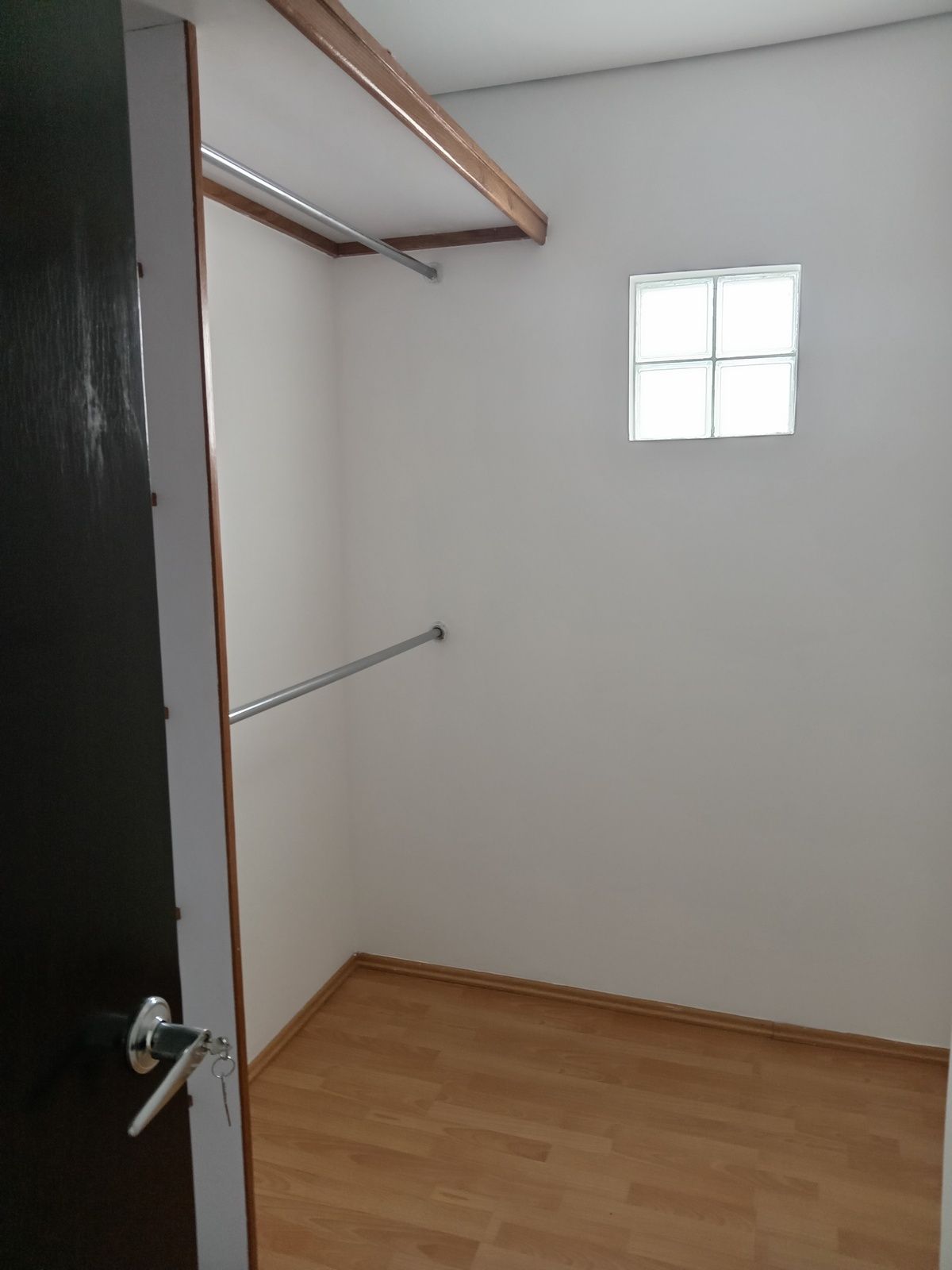 20 de 23: Vestidor rec principal