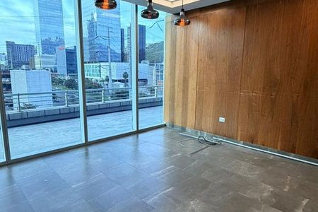 OFICINA EN RENTA - VALLE ORIENTE