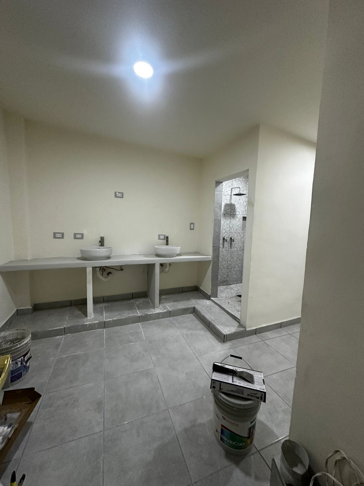 3 of 17: BAÑO VESTIDOR