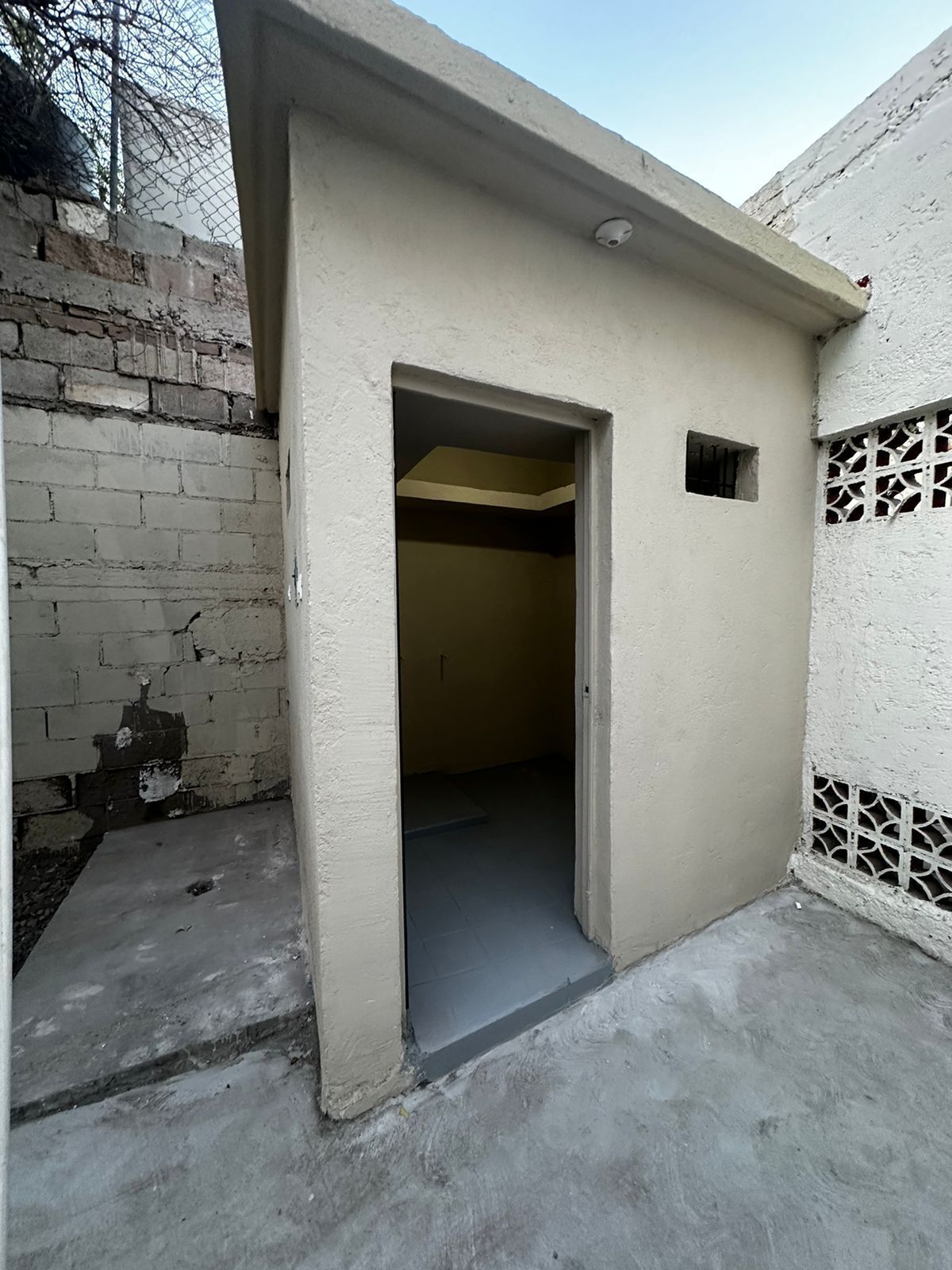 11 of 17: CUARTO DE SERVICIO