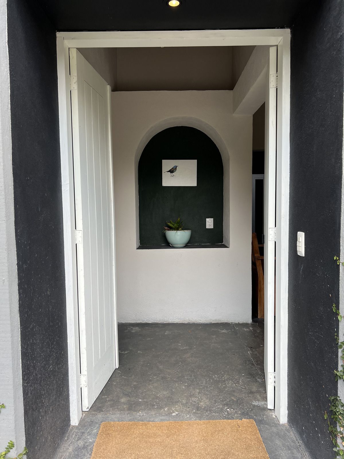 3 of 24: Acceso a la casa
