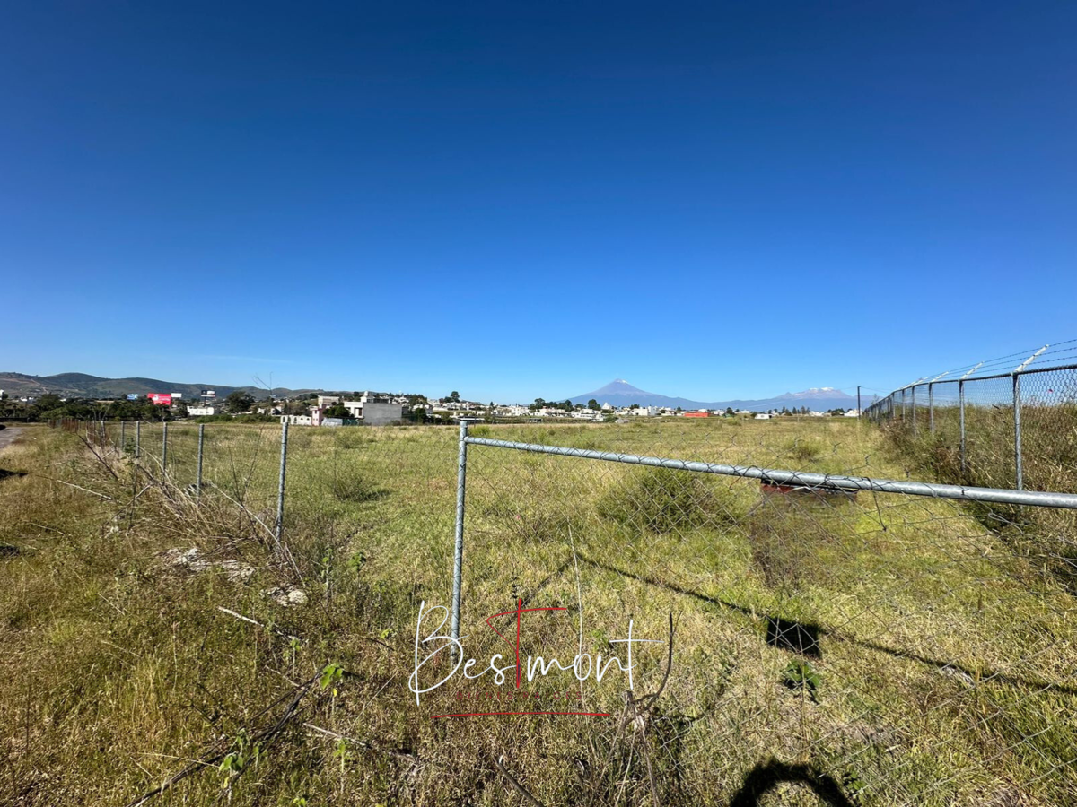 4 de 7: terreno colindante