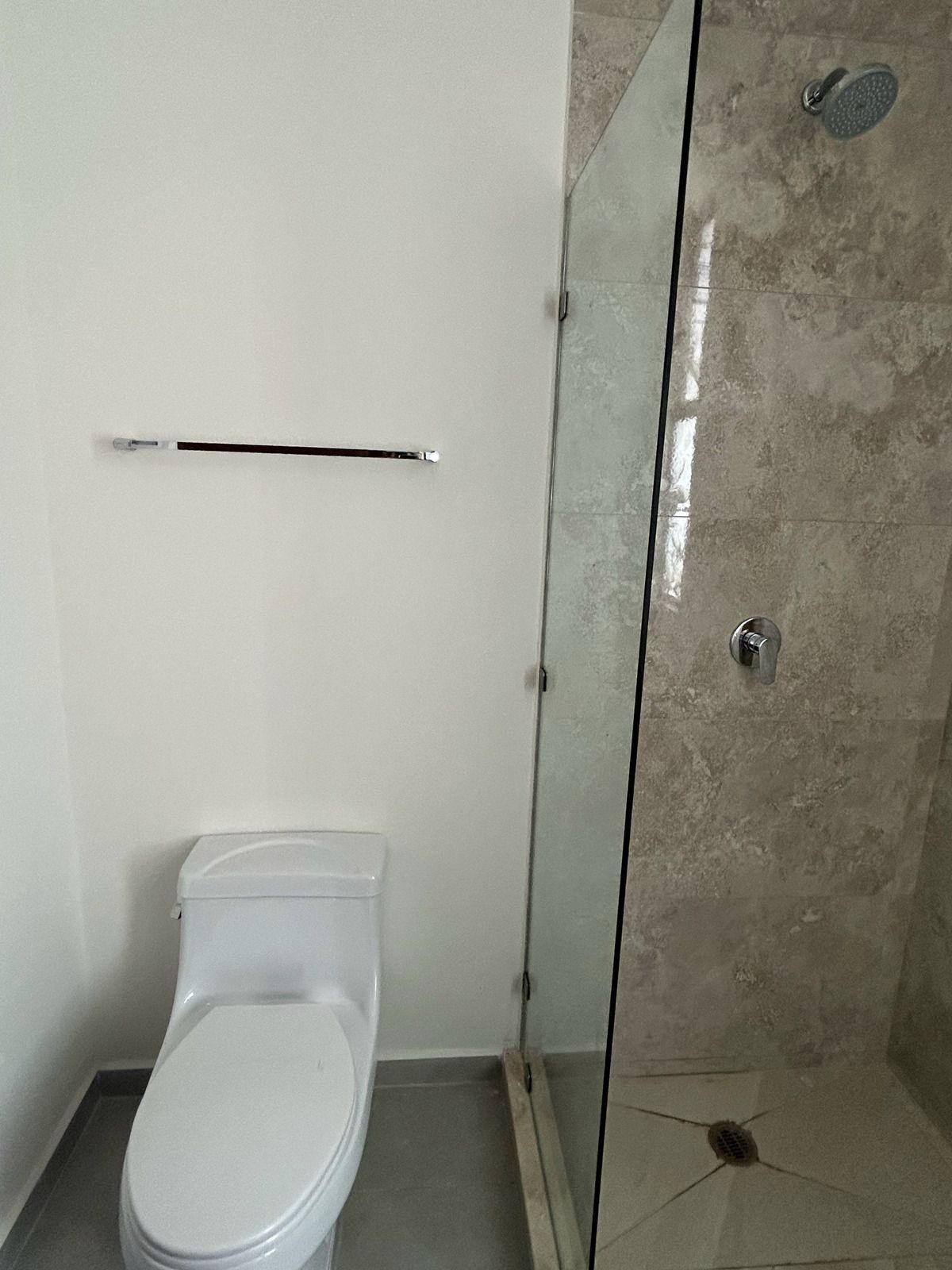 10 de 18: Baño, Habitación Principal