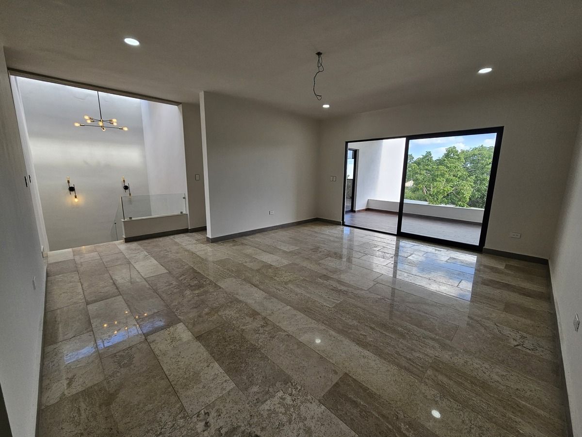 15 de 23: Sala de tv Planta Alta