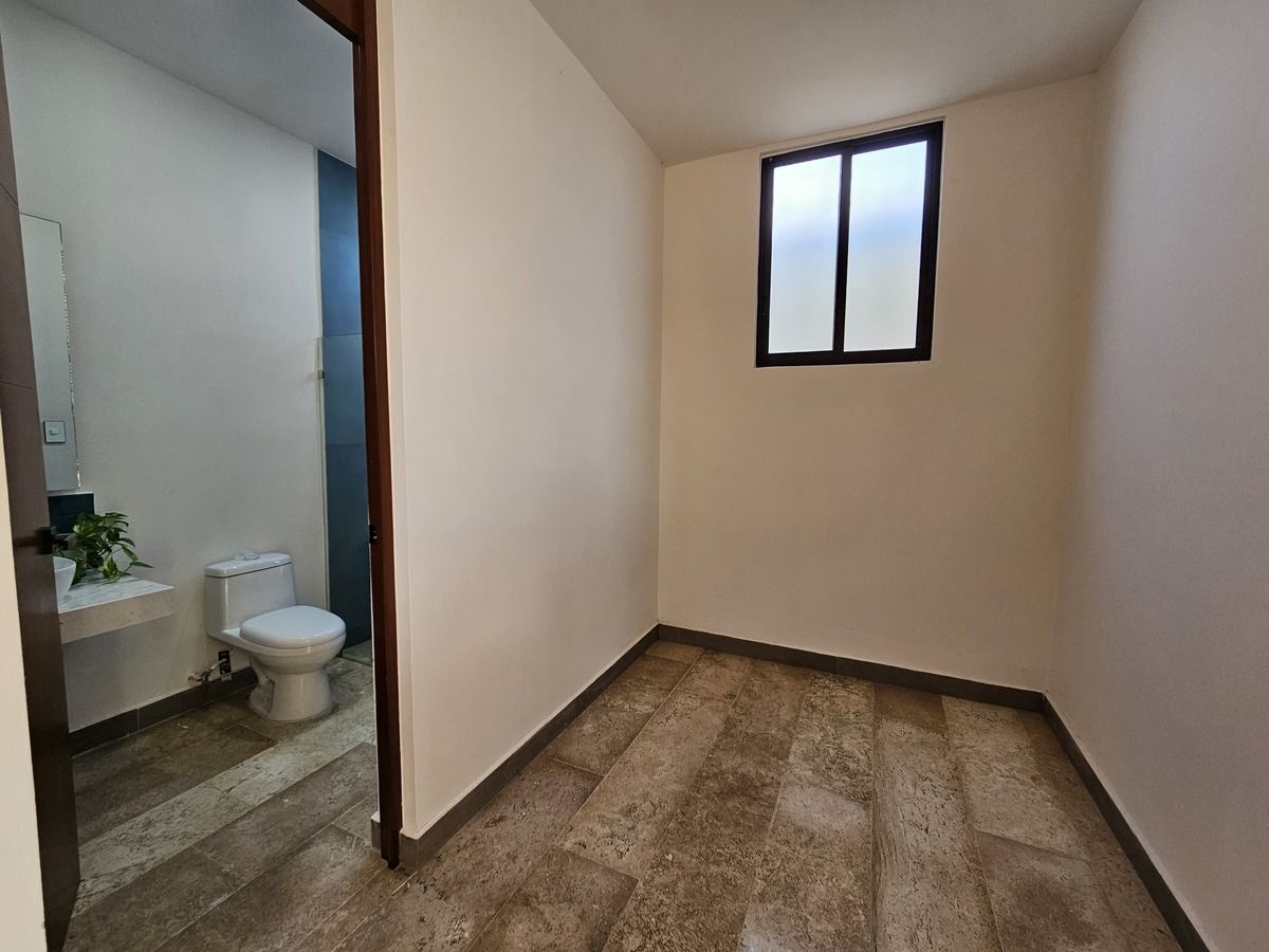 10 de 23: Closet Vestidor